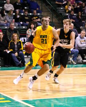 Sophomore forward Matthew Craggs