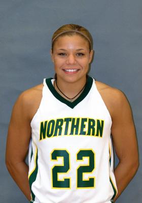 Senior guard Chelsea Lyons