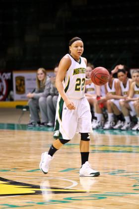 Senior guard Chelsea Lyons