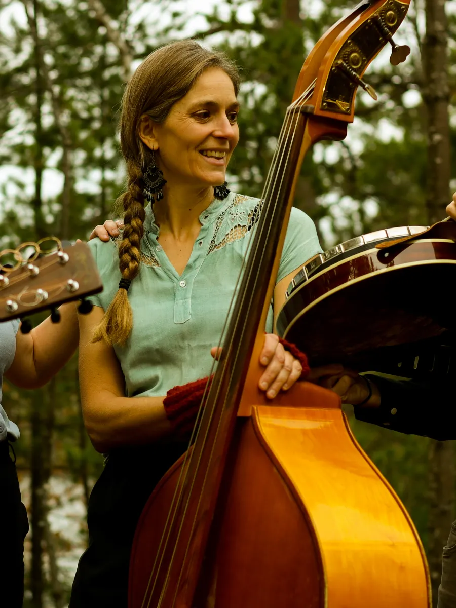 Sarah Mittlefehdt holding an upright bass
