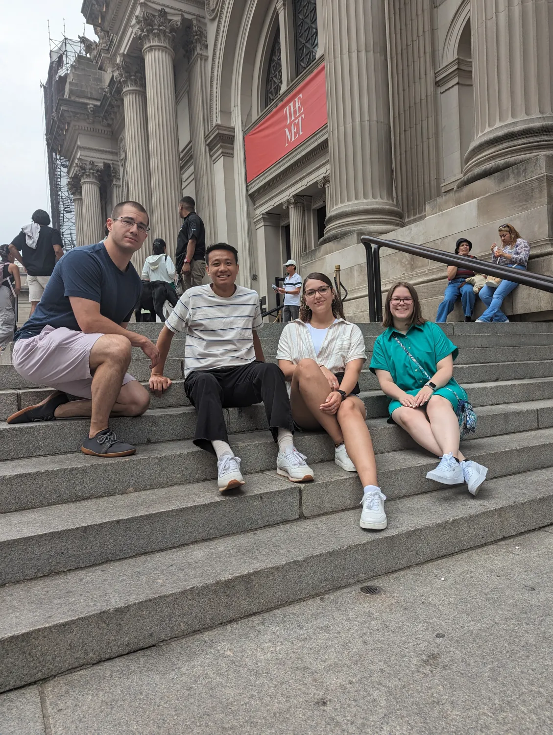 Students on The Met steps
